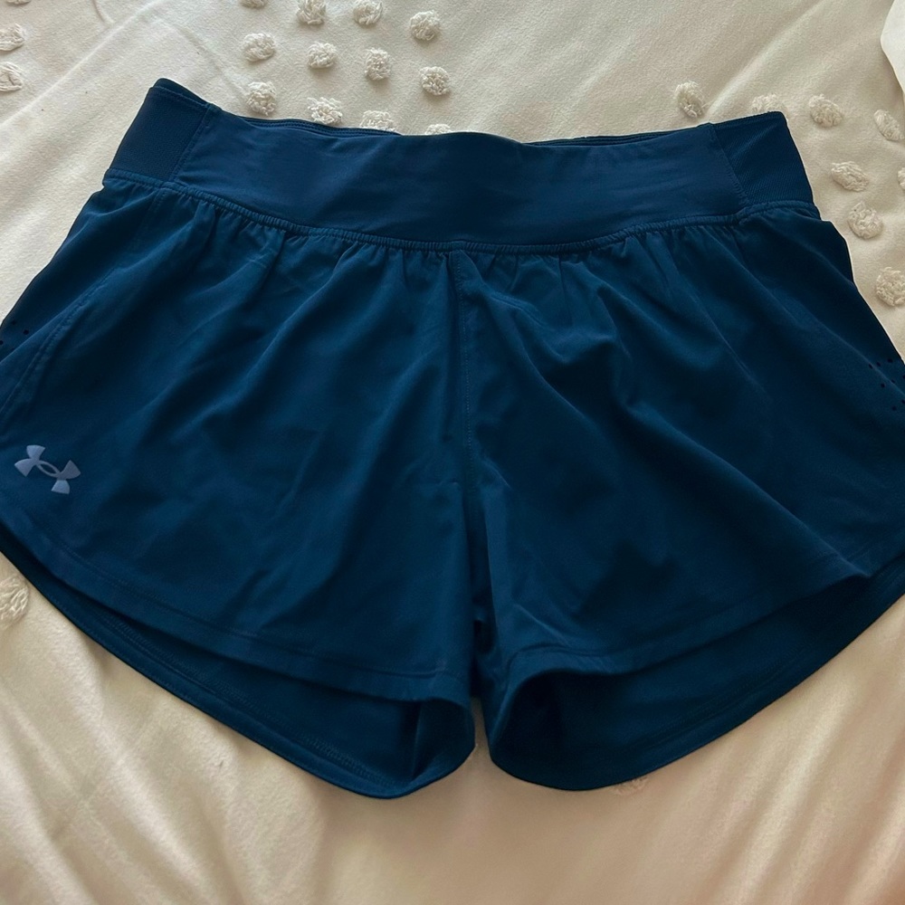 Under Armour Shorts Size L Navy Blue